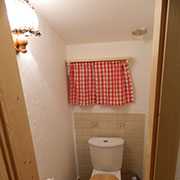 Roubenka Jeseníky Jindřichov - malá koupelna - záchod